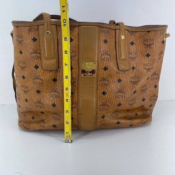 MCM Visetos Reversible Medium Liz Tote Without Pouch - Picture 3 of 13